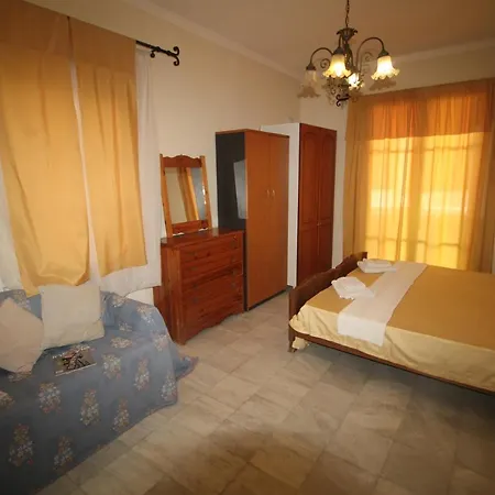 Private Akobara, 2km From Center