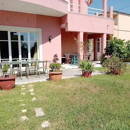 Vila Private Akobara, 2km From Center