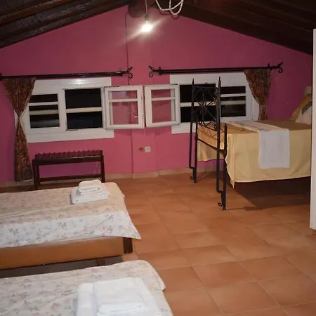 Private Akobara, 2km From Center