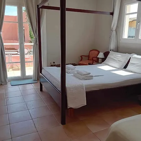 Vila Private Akobara, 2km From Center