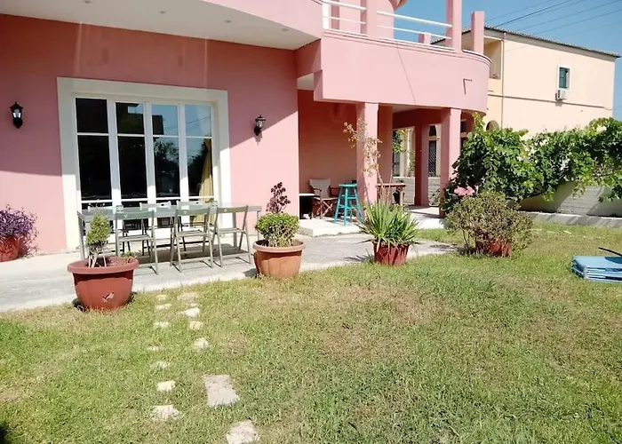 Villa Private Akobara, 2km From Center