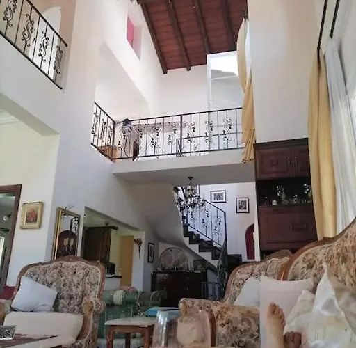 Private Akobara, 2km From Center Villa