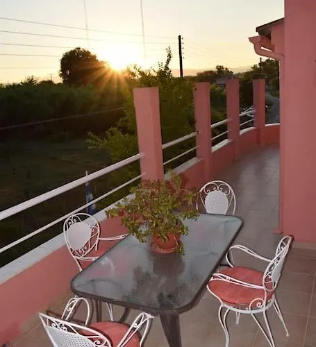 Villa Private Akobara, 2km From Center
