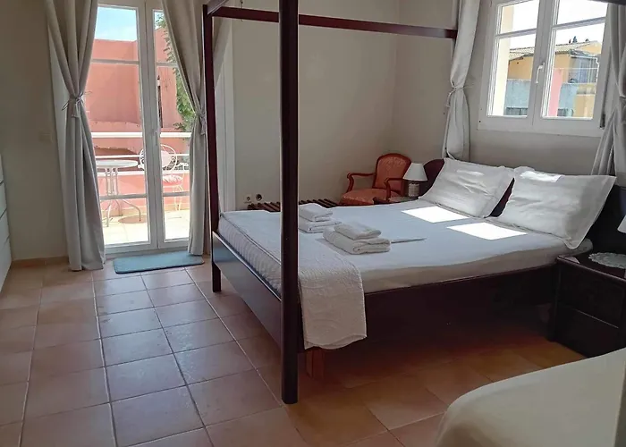 Villa Private Akobara, 2km From Center