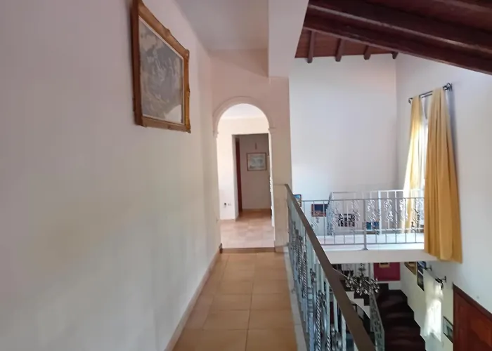 Villa Private Akobara, 2km From Center