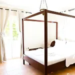 Vila Private Akobara, 2km From Center *