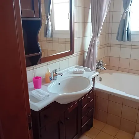 Private Akobara, 2km From Center Villa