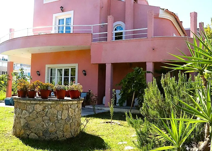 Private Akobara, 2km From Center *