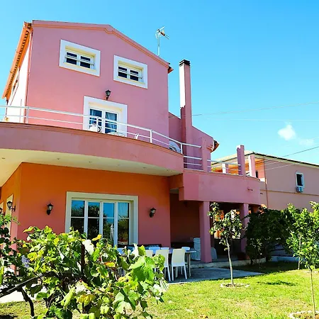 Private Akobara, 2km From Center 别墅