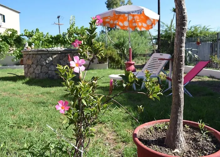 Villa Private Akobara, 2km From Center